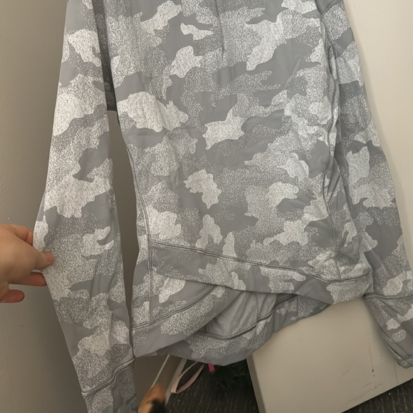 Grey Lulu long sleeve!! Only worn a few times - Picture 4 of 4